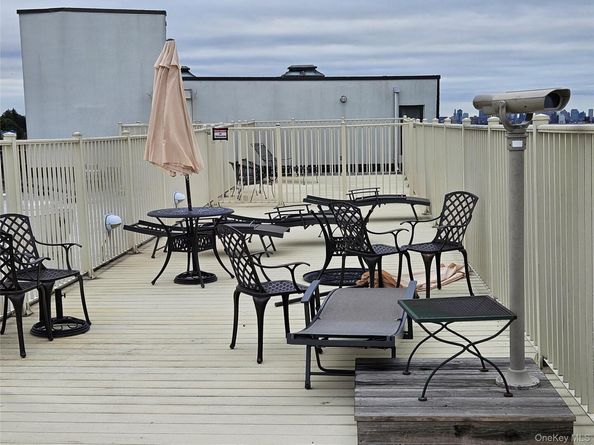 76-18 69th Place 3K, Glendale NY 11385