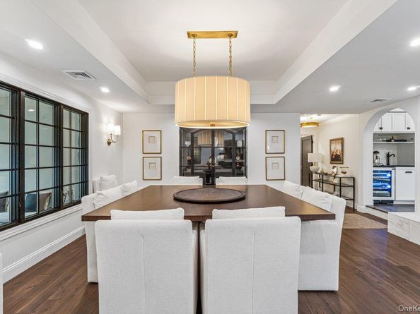 32 Rustic Gate Lane, Dix Hills NY 11746