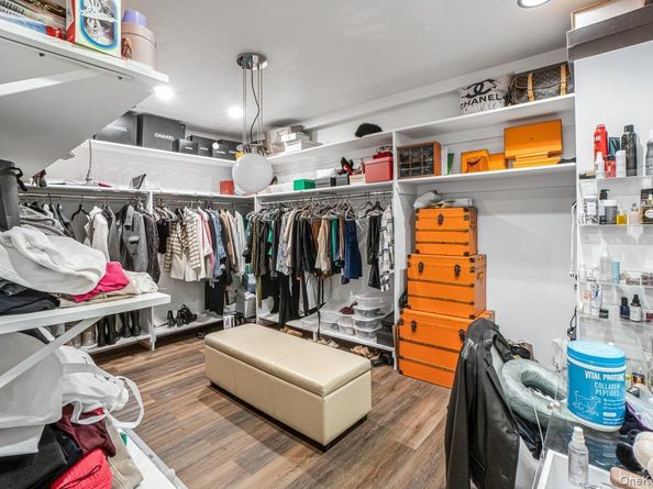 32 Rustic Gate Lane, Dix Hills NY 11746