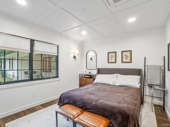 32 Rustic Gate Lane, Dix Hills NY 11746