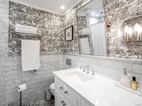 32 Rustic Gate Lane, Dix Hills NY 11746