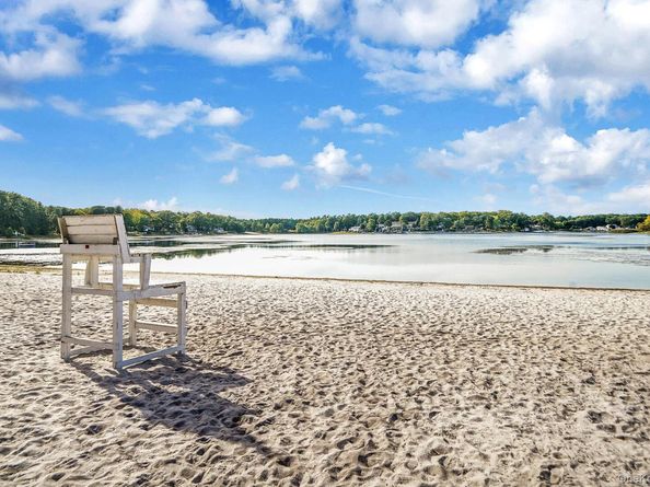 4 Wyandanch Trail, Ridge NY 11961