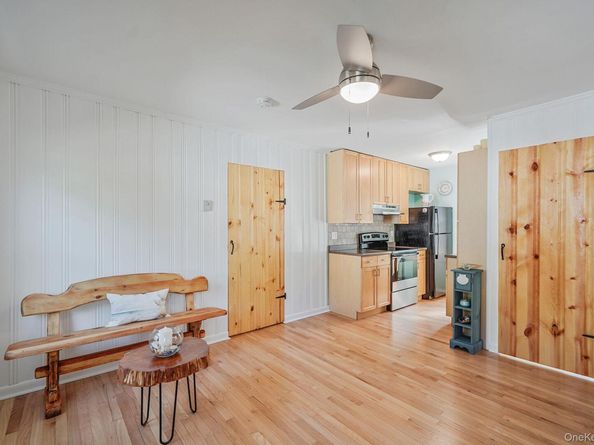 4 Wyandanch Trail, Ridge NY 11961