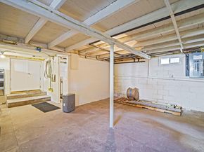 4 Wyandanch Trail, Ridge NY 11961