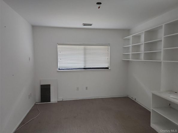 80 Northgate Circle, Melville NY 11747