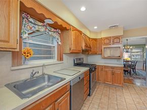 15 Combes Avenue, Rockville Centre NY 11570