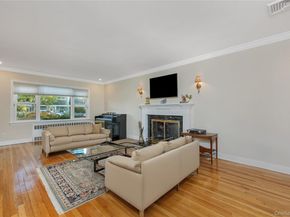 15 Combes Avenue, Rockville Centre NY 11570