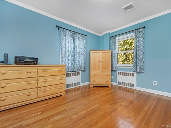 15 Combes Avenue, Rockville Centre NY 11570