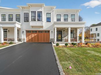 1802 Soundview Court