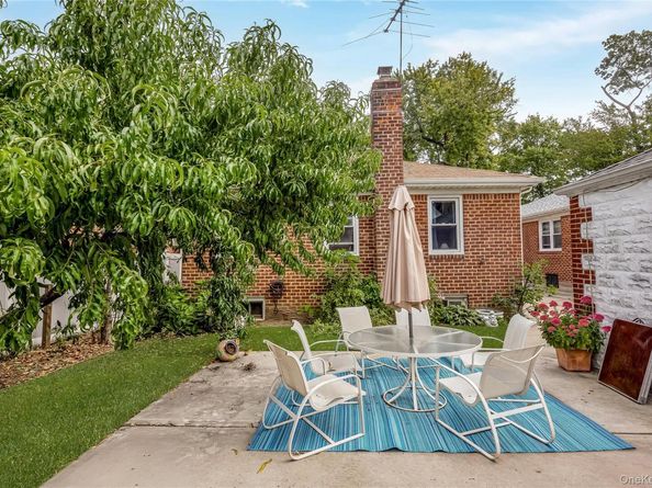 6532 170th Street, Fresh Meadows NY 11365