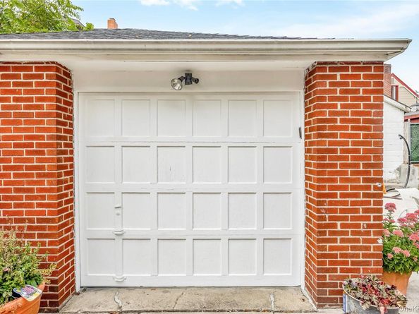 6532 170th Street, Fresh Meadows NY 11365