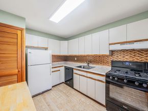 330 Lakeland Avenue 2H, Sayville NY 11782