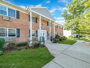 330 Lakeland Avenue 2H, Sayville NY 11782