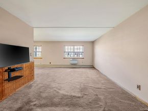 330 Lakeland Avenue 2H, Sayville NY 11782