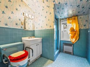 208 Dogwood Road, Valley Stream NY 11580