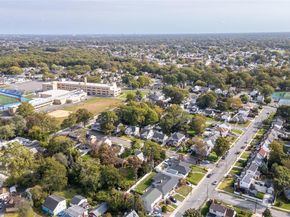208 Dogwood Road, Valley Stream NY 11580