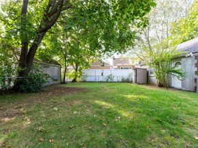 208 Dogwood Road, Valley Stream NY 11580