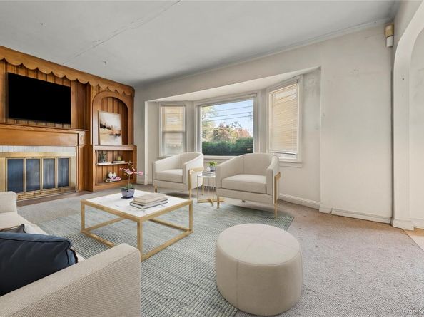 208 Dogwood Road, Valley Stream NY 11580