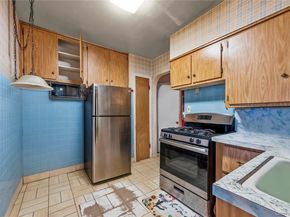 208 Dogwood Road, Valley Stream NY 11580