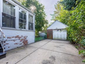 208 Dogwood Road, Valley Stream NY 11580