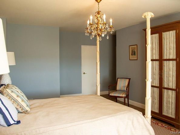 27110 grand central Parkway 19V, Floral Park NY 11005