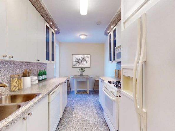 85-04 63rd Drive 6E, Rego Park NY 11374