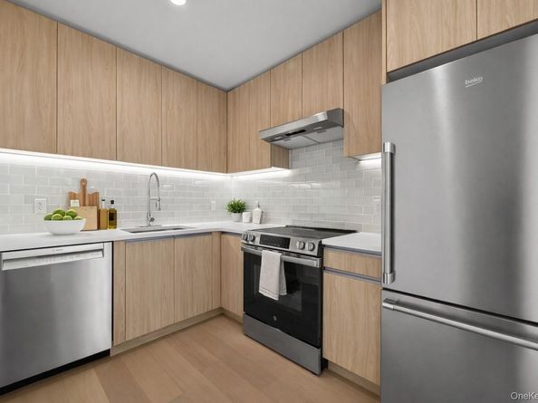 150-02 Northern Boulevard 6F, Flushing NY 11354