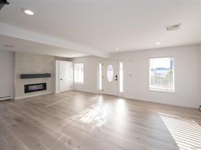 15 Roneck Court, Shirley NY 11967