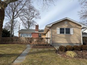 17 Whiting Road, East Quogue NY 11942