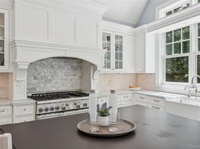 3 The Brae, Woodbury NY 11797