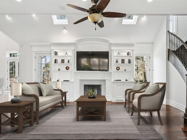 3 The Brae, Woodbury NY 11797