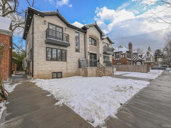 32-35 164th Street, Flushing NY 11358