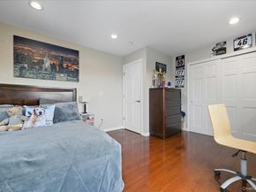 3 Neptune Place, Massapequa NY 11758