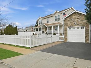 3 Neptune Place, Massapequa NY 11758
