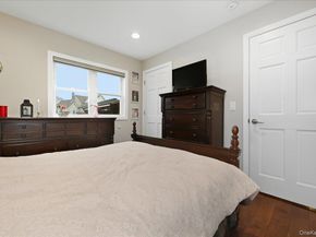 3 Neptune Place, Massapequa NY 11758