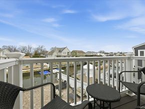 3 Neptune Place, Massapequa NY 11758