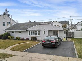 17 Wilson Lane, Bethpage NY 11714