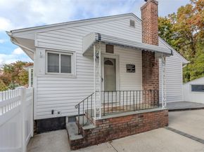 527 Spruce Lane, East Meadow NY 11554