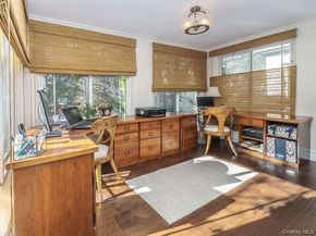 23 Ivy Way, Port Washington NY 11050