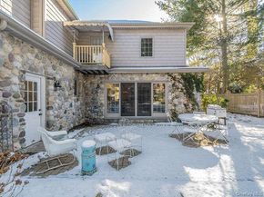 23 Ivy Way, Port Washington NY 11050