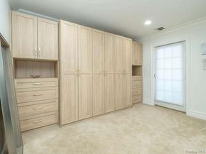 23 Ivy Way, Port Washington NY 11050