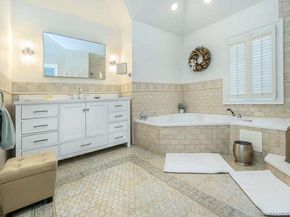 23 Ivy Way, Port Washington NY 11050