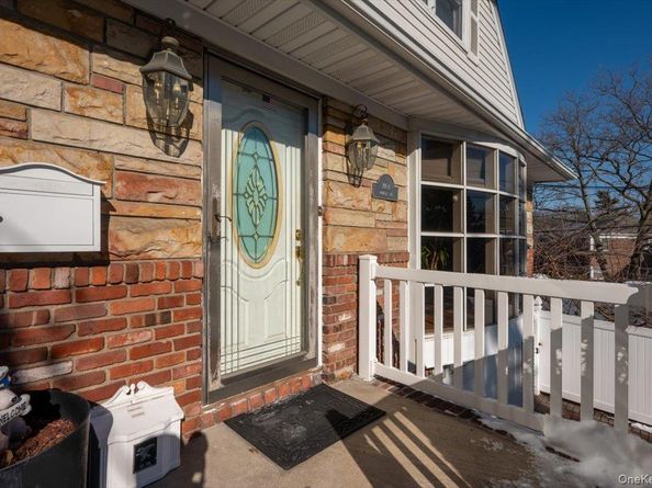 19611 Pompeii Avenue, Hollis NY 11423