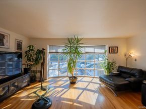 19611 Pompeii Avenue, Hollis NY 11423