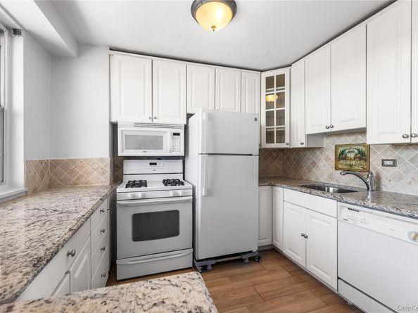 5800 Arlington Avenue 7L, Bronx NY 10471