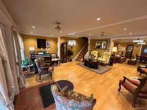 19153 115th Road, Saint Albans NY 11412