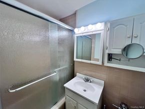 60 Hempstead Avenue 1J, Lynbrook NY 11563