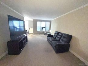 60 Hempstead Avenue 1J, Lynbrook NY 11563