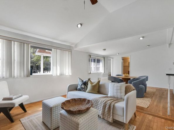 15 Community Road, Coram NY 11727