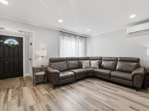 215 Monroe Street, Franklin Square NY 11010